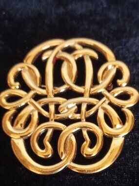 Vintage Gold-Tone Brooch/Pendant